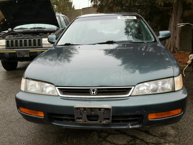 1HGCD5530TA219865 - 1996 HONDA ACCORD LX GREEN photo 9