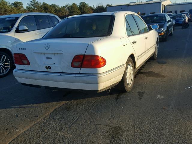 WDBJF55F3VA398169 - 1997 MERCEDES-BENZ E 320 WHITE photo 4