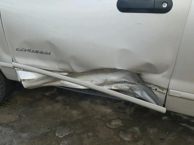 1FMZU83W54UA58416 - 2004 FORD EXPLORER X SILVER photo 10