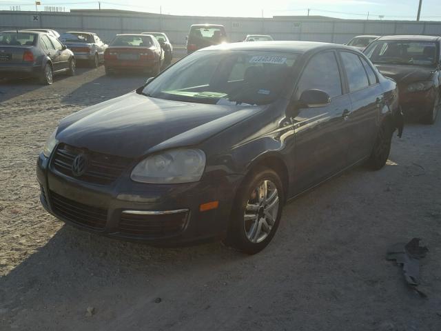 3VWJZ71K28M106748 - 2008 VOLKSWAGEN JETTA S BLUE photo 2