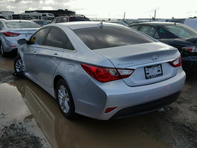 5NPEB4AC0EH917983 - 2014 HYUNDAI SONATA GLS SILVER photo 3