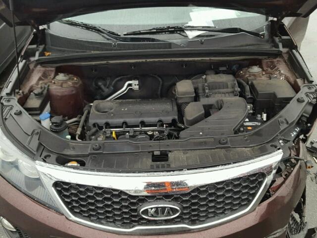 5XYKT4A12BG087931 - 2011 KIA SORENTO BA MAROON photo 7