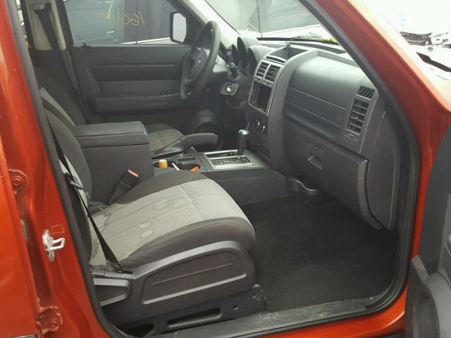 1D8GU28KX7W654761 - 2007 DODGE NITRO SXT ORANGE photo 5