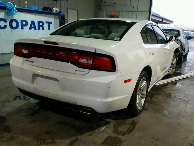 2B3CL3CG2BH606785 - 2011 DODGE CHARGER WHITE photo 4