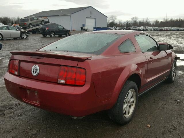 1ZVFT80N875228091 - 2007 FORD MUSTANG RED photo 4