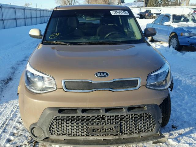 KNDJN2A25E7090567 - 2014 KIA SOUL BROWN photo 9