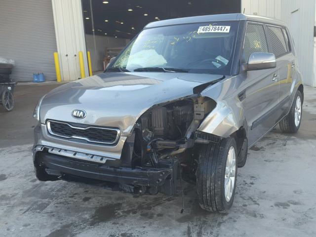 KNDJT2A67D7614177 - 2013 KIA SOUL + GRAY photo 2