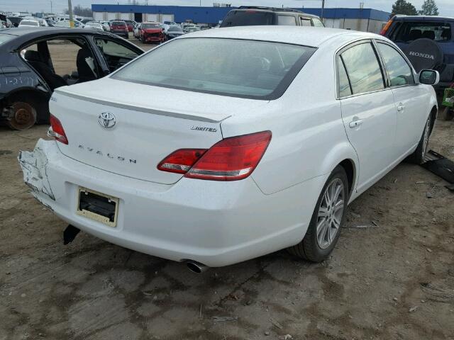 4T1BK36B26U143879 - 2006 TOYOTA AVALON XL WHITE photo 4