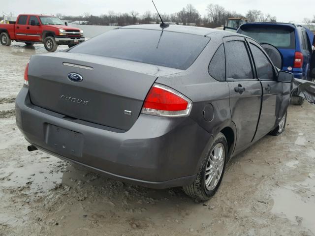 1FAHP3FN8AW288650 - 2010 FORD FOCUS SE GRAY photo 4