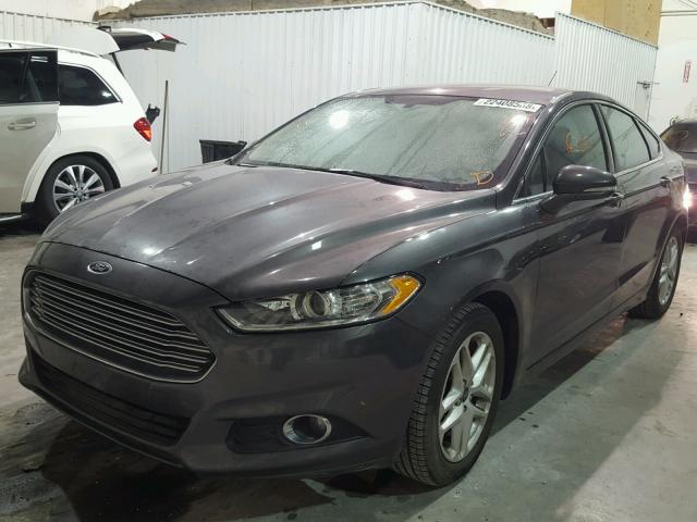 3FA6P0HD7GR404250 - 2016 FORD FUSION SE GRAY photo 2