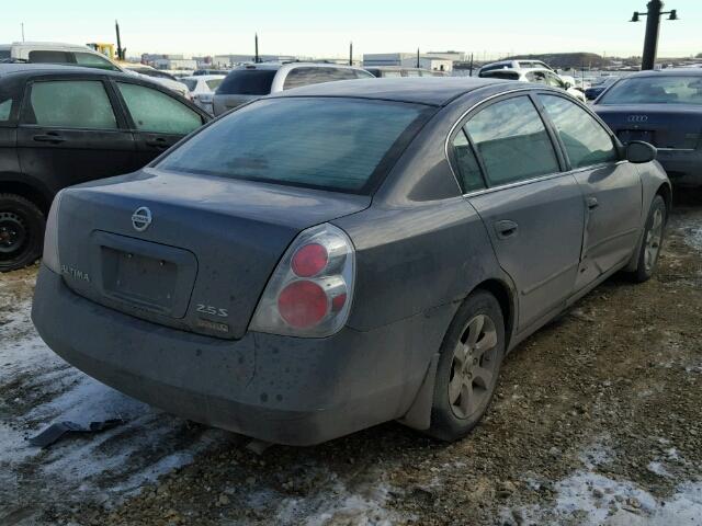 1N4AL11D05C381332 - 2005 NISSAN ALTIMA S GRAY photo 4