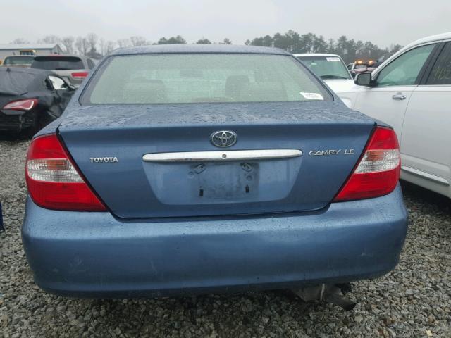 JTDBE32K730183492 - 2003 TOYOTA CAMRY LE BLUE photo 9