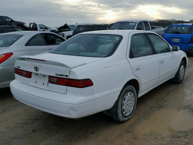 4T1BG22K3VU773703 - 1997 TOYOTA CAMRY CE WHITE photo 4