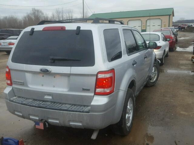 1FMCU9DG7AKA52885 - 2010 FORD ESCAPE XLT SILVER photo 4