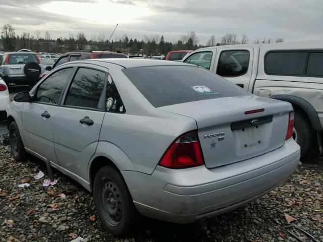 1FAHP34N87W260617 - 2007 FORD FOCUS ZX4 SILVER photo 3