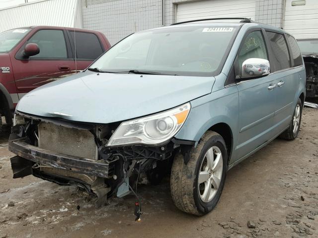 2V4RW6DX6AR295490 - 2010 VOLKSWAGEN ROUTAN SEL BLUE photo 2