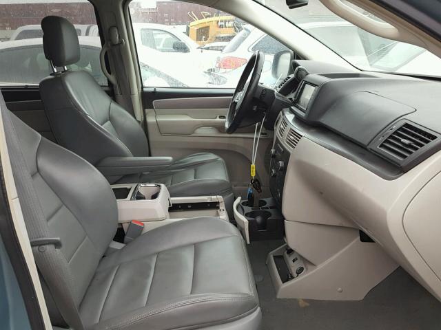 2V4RW6DX6AR295490 - 2010 VOLKSWAGEN ROUTAN SEL BLUE photo 5