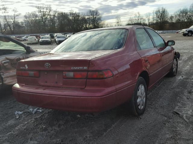 JT2BG22K0W0262245 - 1998 TOYOTA CAMRY CE RED photo 4