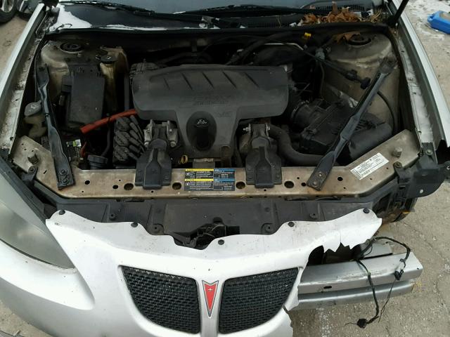 2G2WP552271209420 - 2007 PONTIAC GRAND PRIX SILVER photo 7