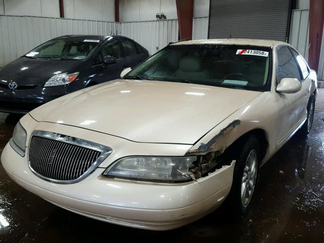 1LNFM91V5WY638960 - 1998 LINCOLN MARK VIII CREAM photo 2