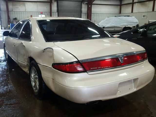 1LNFM91V5WY638960 - 1998 LINCOLN MARK VIII CREAM photo 3