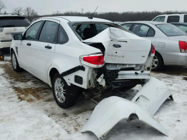 1FAHP35N88W205519 - 2008 FORD FOCUS SE WHITE photo 3