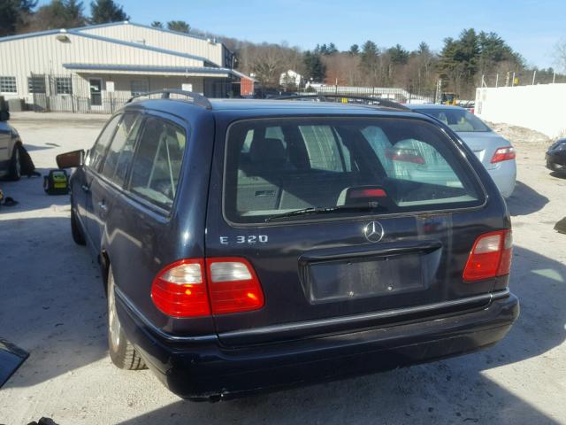 WDBJH65F3WA621411 - 1998 MERCEDES-BENZ E 320 BLUE photo 3