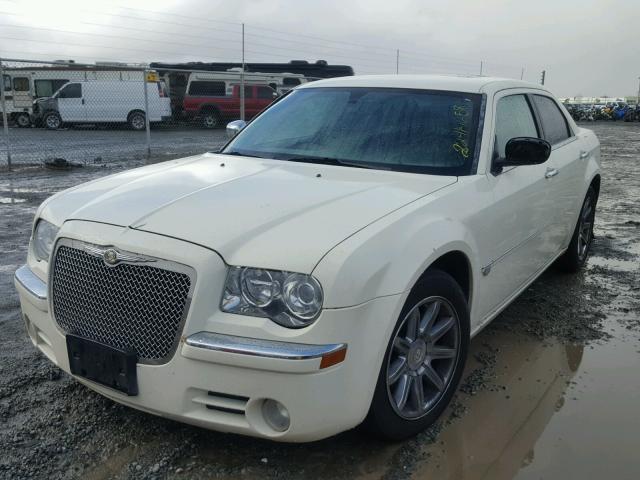 2C3KA63HX6H243561 - 2006 CHRYSLER 300C WHITE photo 2