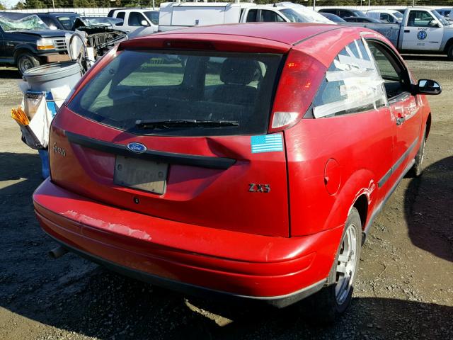 3FAFP3131YR109973 - 2000 FORD FOCUS ZX3 RED photo 4