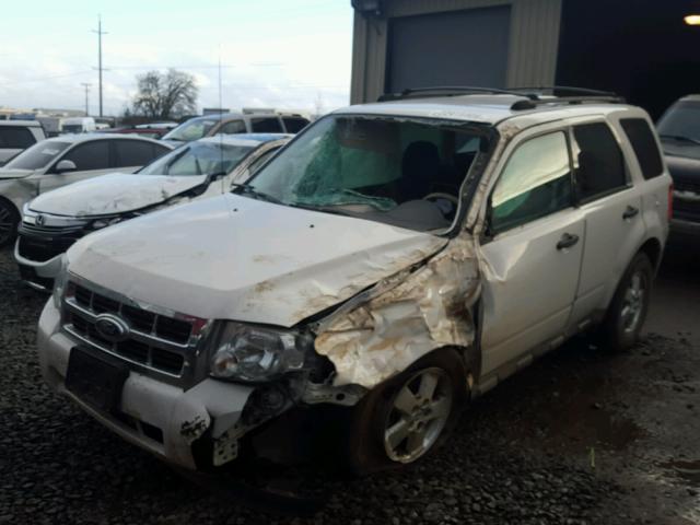 1FMCU0C77AKC50797 - 2010 FORD ESCAPE XLS WHITE photo 2