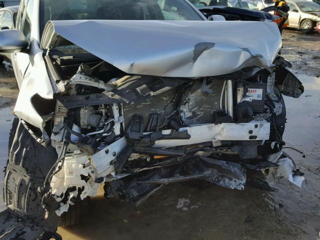 5TDDK3EH2DS216592 - 2013 TOYOTA HIGHLANDER SILVER photo 9