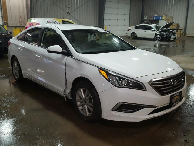 5NPE24AF8GH300828 - 2016 HYUNDAI SONATA SE WHITE photo 1