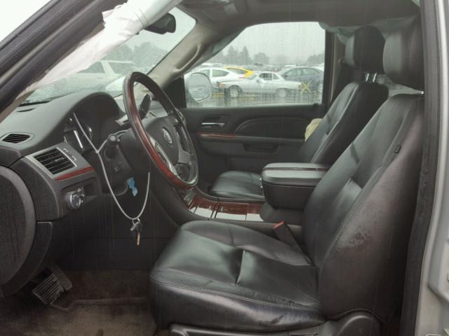 1GYUCJEF3AR114237 - 2010 CADILLAC ESCALADE E SILVER photo 5