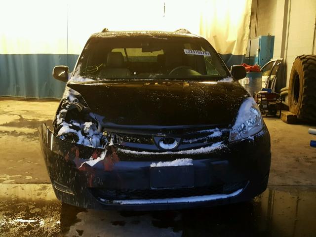 5TDYK4CC5AS332184 - 2010 TOYOTA SIENNA XLE BLACK photo 9