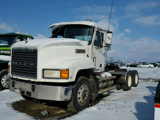 1M1AA18Y6WW087099 - 1998 MACK 600 CH600 WHITE photo 2