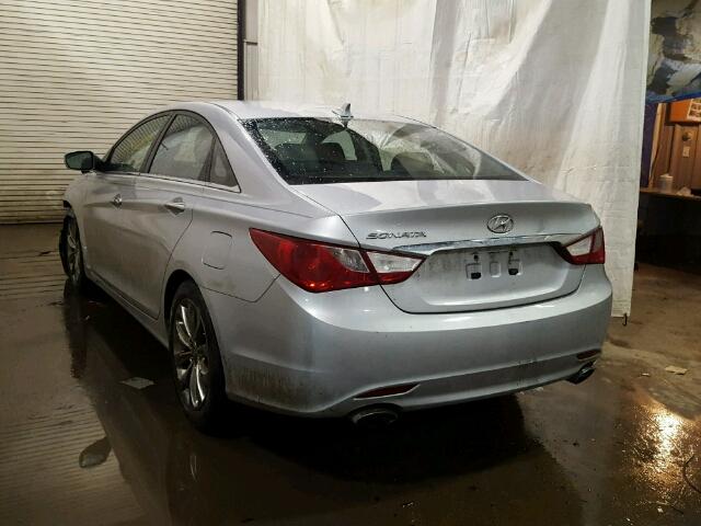 5NPEC4AC2BH058288 - 2011 HYUNDAI SONATA SE SILVER photo 3