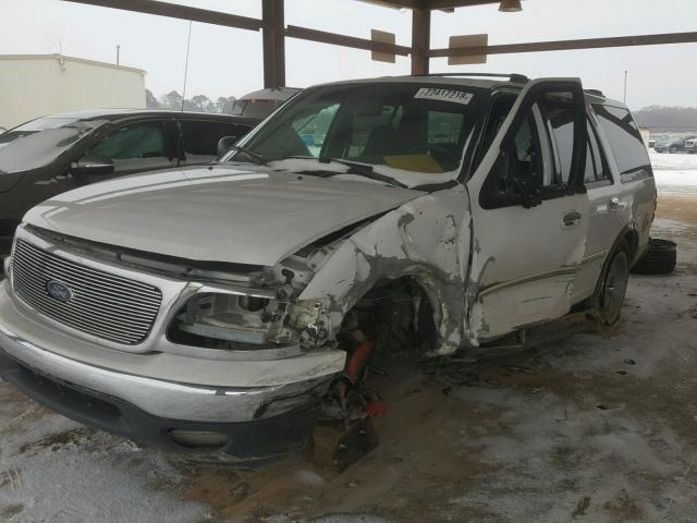 1FMRU17L2XLB75503 - 1999 FORD EXPEDITION WHITE photo 2