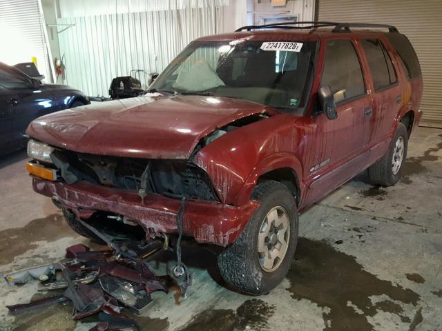 1GNDT13W42K207424 - 2002 CHEVROLET BLAZER MAROON photo 2