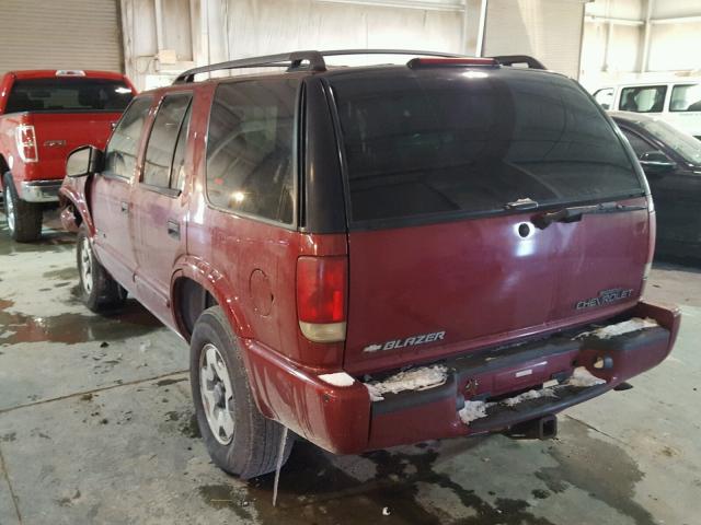 1GNDT13W42K207424 - 2002 CHEVROLET BLAZER MAROON photo 3