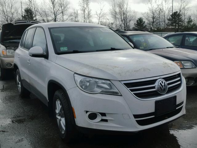 WVGBV7AX7BW525406 - 2011 VOLKSWAGEN TIGUAN S WHITE photo 1