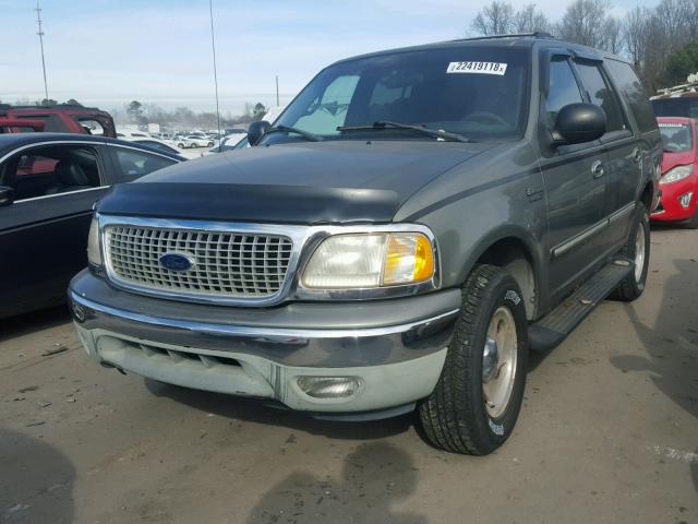 1FMRU186XXLC22267 - 1999 FORD EXPEDITION GREEN photo 2