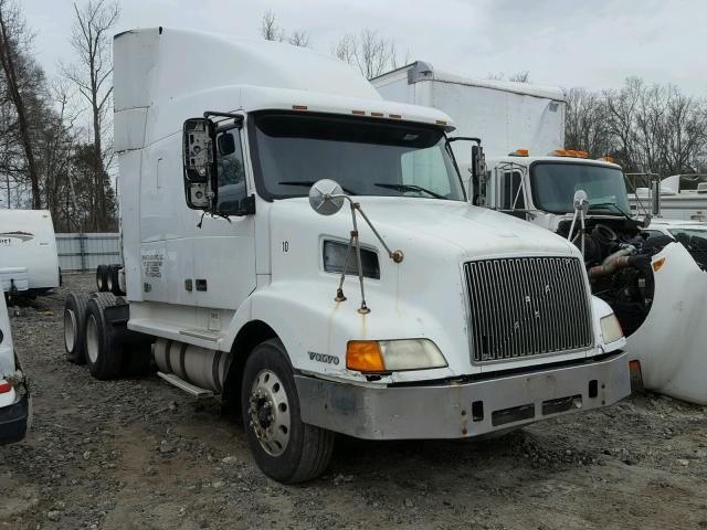 4V4ND1JH8YN244003 - 2000 VOLVO VN WHITE photo 1