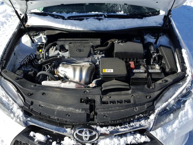 4T1BF1FK9HU684777 - 2017 TOYOTA CAMRY LE WHITE photo 7