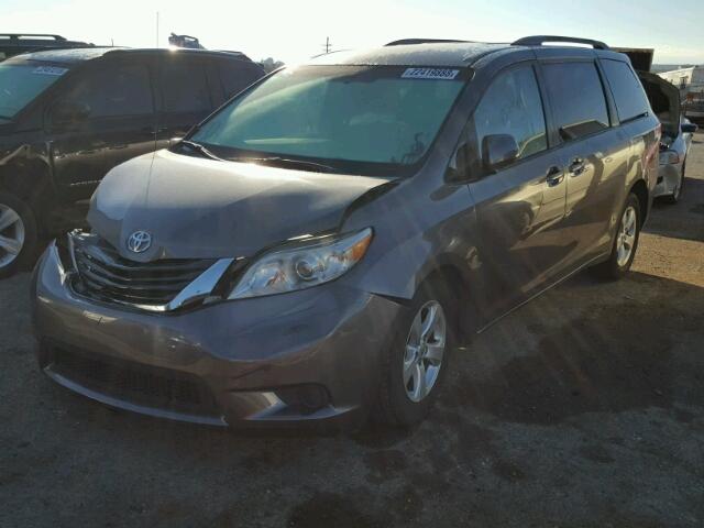 5TDKK3DC7BS102727 - 2011 TOYOTA SIENNA LE CHARCOAL photo 2