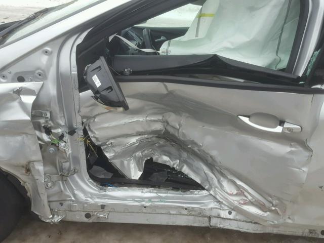 1FADP3F27DL311233 - 2013 FORD FOCUS SE SILVER photo 9