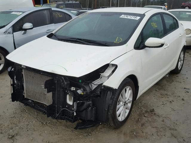 3KPFL4A70HE110618 - 2017 KIA FORTE LX WHITE photo 2