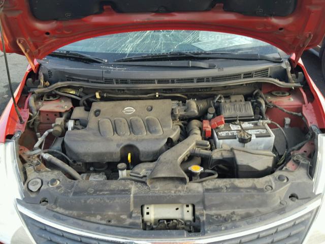 3N1BC13E59L403617 - 2009 NISSAN VERSA S RED photo 7