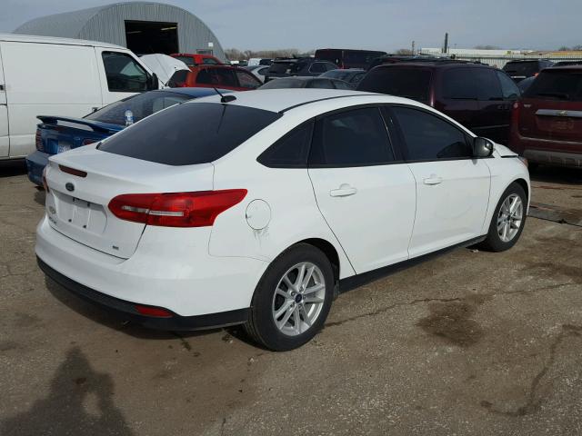 1FADP3F29HL290729 - 2017 FORD FOCUS SE WHITE photo 4