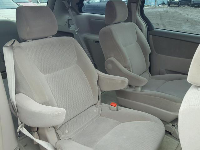 5TDZA23C95S328477 - 2005 TOYOTA SIENNA CE BEIGE photo 6