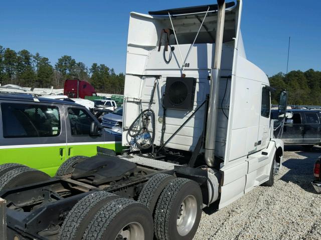 4V4NC9TH5AN286536 - 2010 VOLVO VN VNL WHITE photo 4